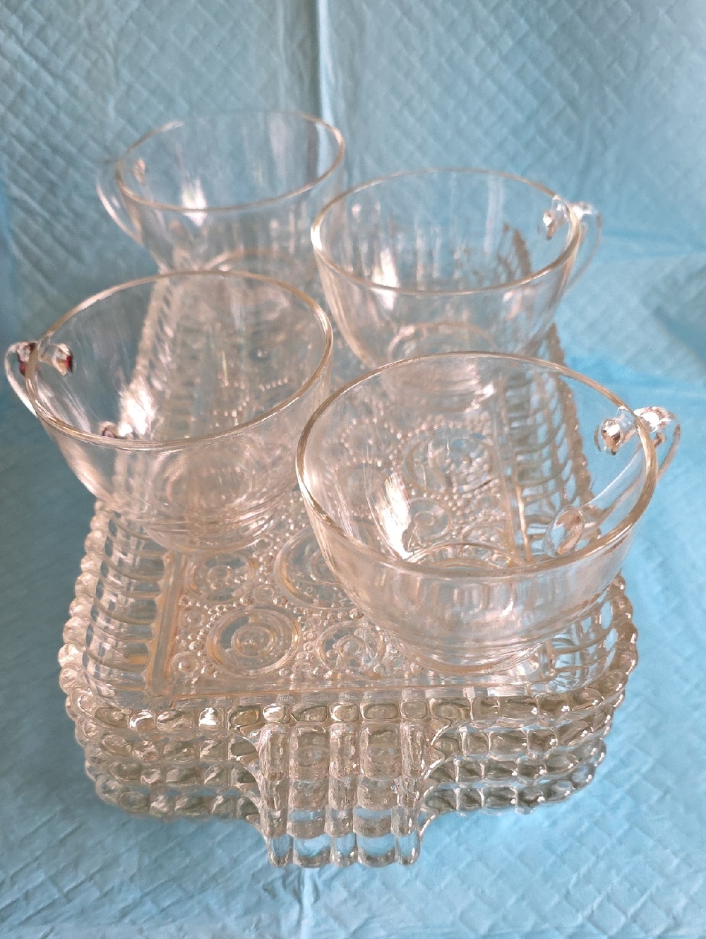 Colonial Lady Snack Set- Clear Glass Set Of 4 Plates And Cups EUC